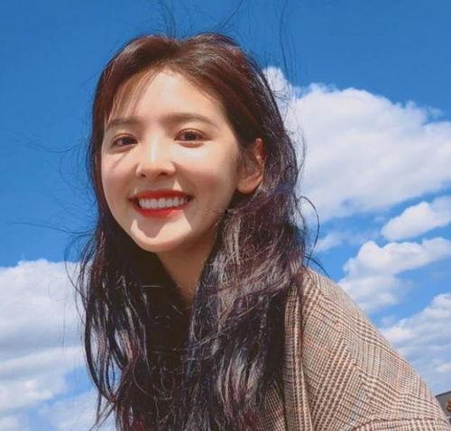 吃瓜网红拍照软件好看吗,吃瓜网红拍照软件，颜值与实用并存？