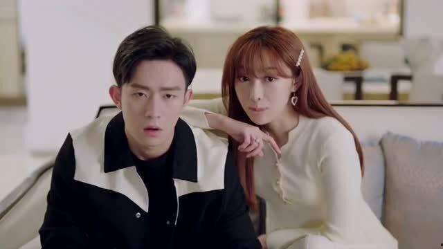 姐弟恋网红情侣吃瓜视频,吃瓜群众热议的甜蜜瞬间